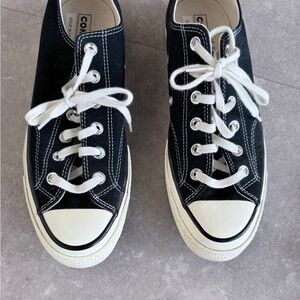Converse All-Stars - size 7.5 (Men’s)//9.5 (Women’s)